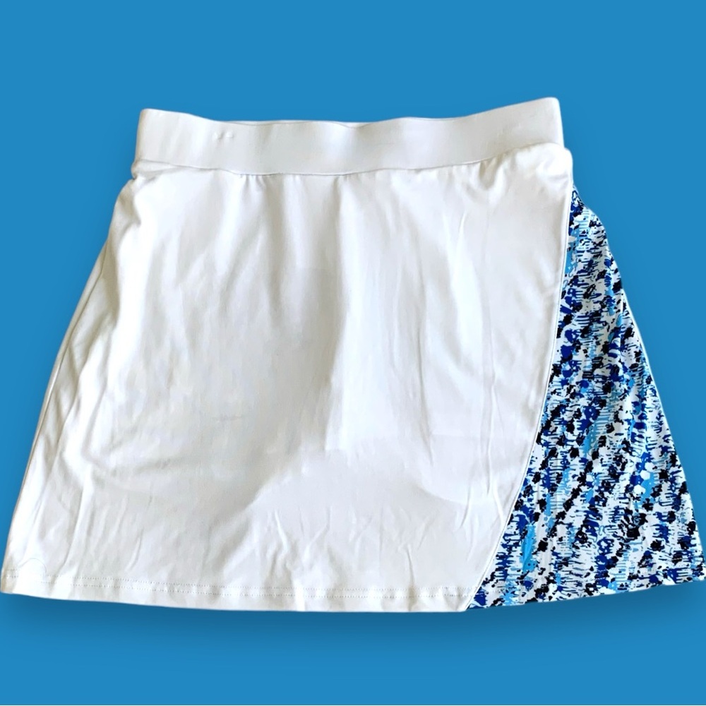 EMERALD 18 TENNIS PICKLEBALL GOLF WHITE WITH BLUE ACCENT SKORT. WOMEN’S SZ SMALL